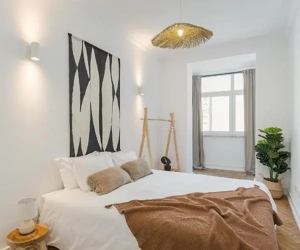Casa Boma - Shining & Spacious With Balcony - Alvalade I 公寓 *