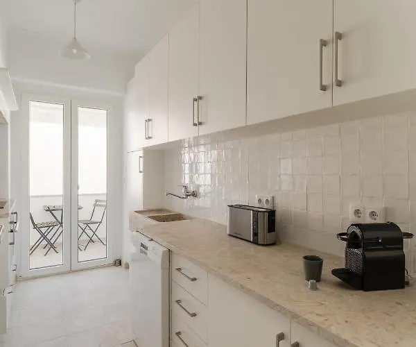 Casa Boma - Shining & Spacious With Balcony - Alvalade I Lisboa