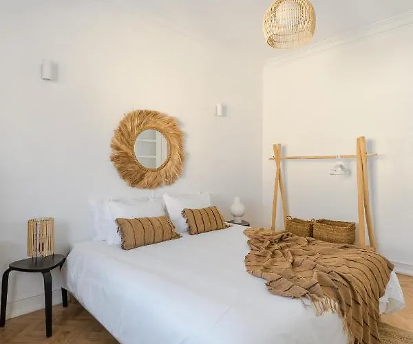 Casa Boma - Shining & Spacious With Balcony - Alvalade I *