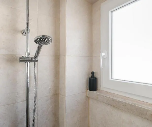 Casa Boma - Shining & Spacious With Balcony - Alvalade I Lisboa