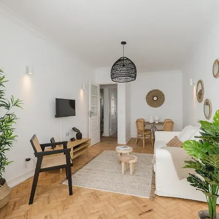 Casa Boma - Shining & Spacious With Balcony - Alvalade I Lägenhet *