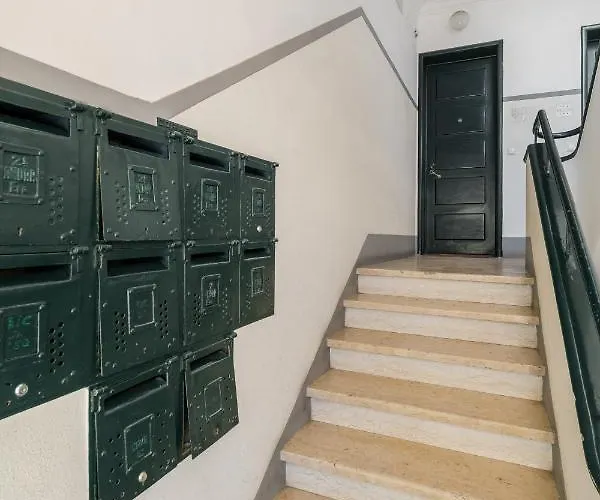 Casa Boma - Shining & Spacious With Balcony - Alvalade I *