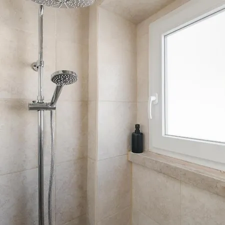 Casa Boma - Shining & Spacious With Balcony - Alvalade I Lisboa